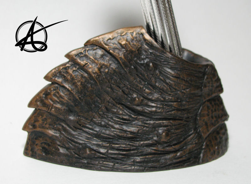 "Razor Dragon" cast urethane razor stand "Ancient Bronze"